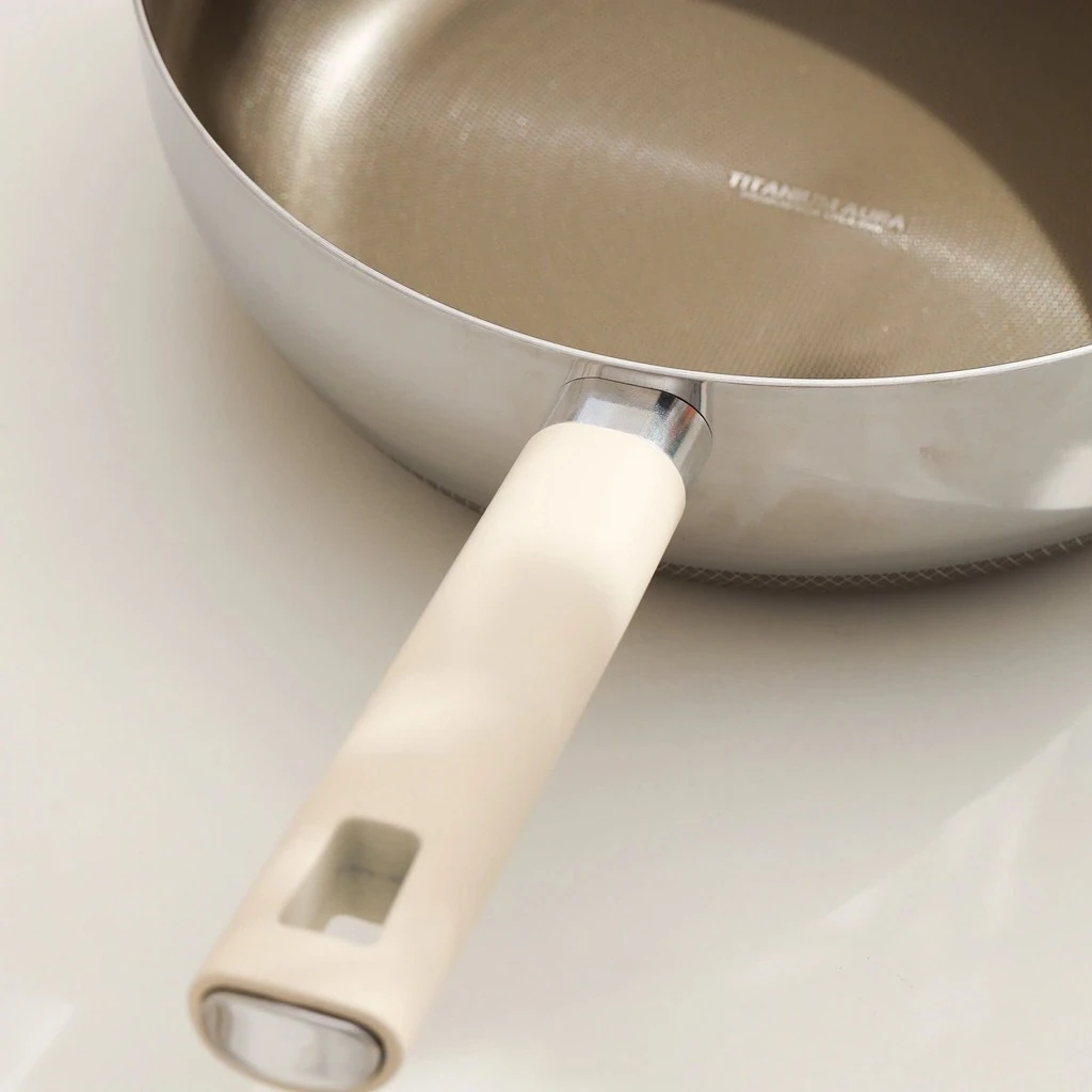 Chảo sâu lòng Haatz Titanium Aura 24cm HTA824