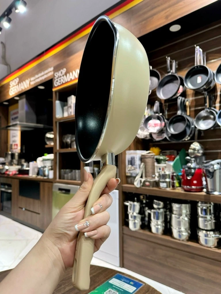 Chảo sâu lòng Tefal One Pick Pot Pan 24cm có nắp màu kem