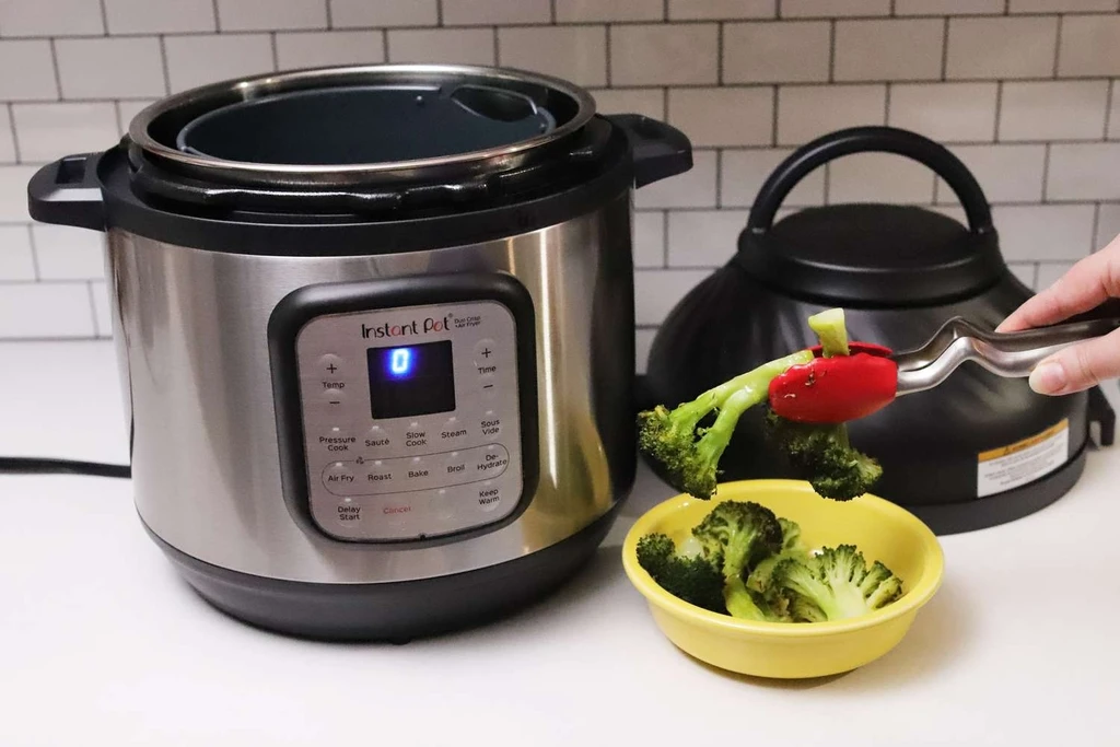 Nồi áp suất đa năng kết hợp chiên không dầu Instant Pot Duo Crisp 11 in 1 (8 quart - 7,6L)