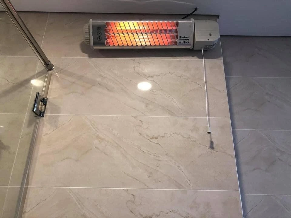 ĐÈN SƯỞI NHÀ TẮM EINHELL QH1800