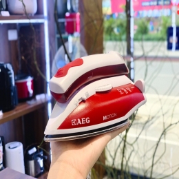 BÀN LÀ HƠI NƯỚC MINI AEG DBT800 (800W)