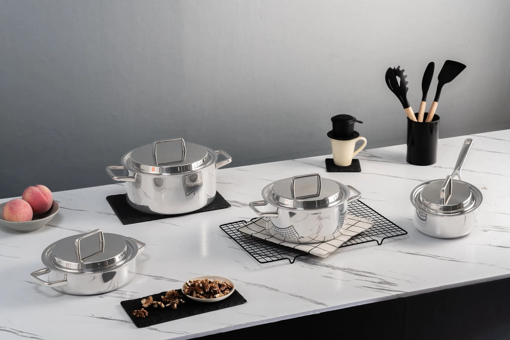 MICHELANGELO HOME CHEF 4 MÓN (106041) tặng 1 CHẢO VÂN TỔ ONG Diamond Plus 26cm