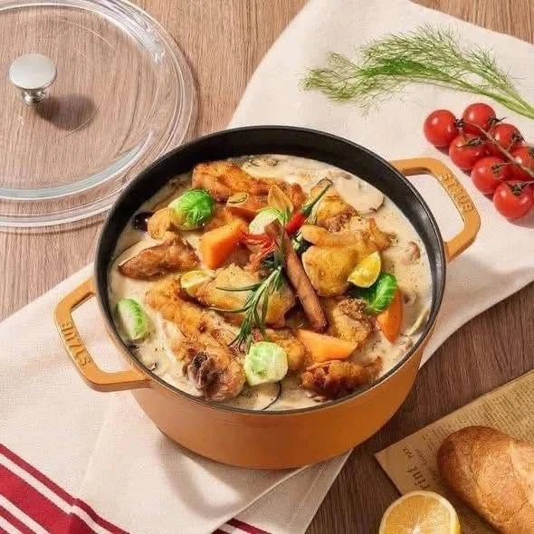 Nồi gang tráng men Staub Cocotte màu vàng mù tạt 3,7 lít