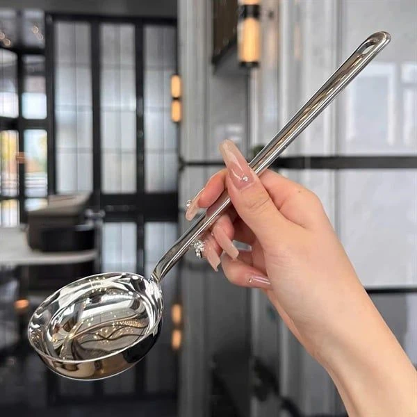 Muôi lẩu cán dài C166 CHOCKMEN inox 18/10, trơn model: CKM-AL166PS