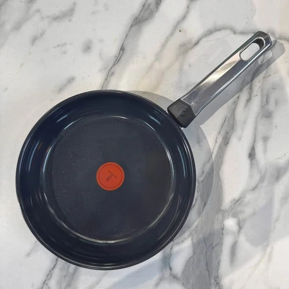 CHẢO RÁN INOX PHỦ GỐM CAO CẤP TEFAL EMOTION + CERAMIC 24cm