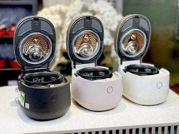 Nồi cơm cao tần Cuckoo CRP-NHTR0610 (1,08L)