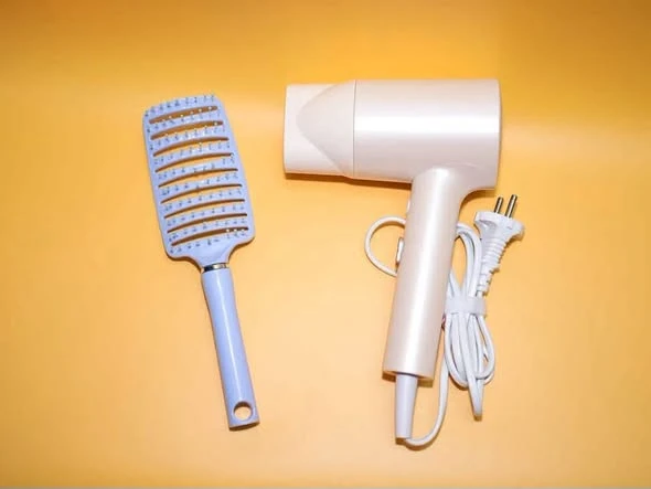 Máy Sấy Tóc Philips BHD321/50 - Công Suất 1600W (có ion) (còn màu hồng)
